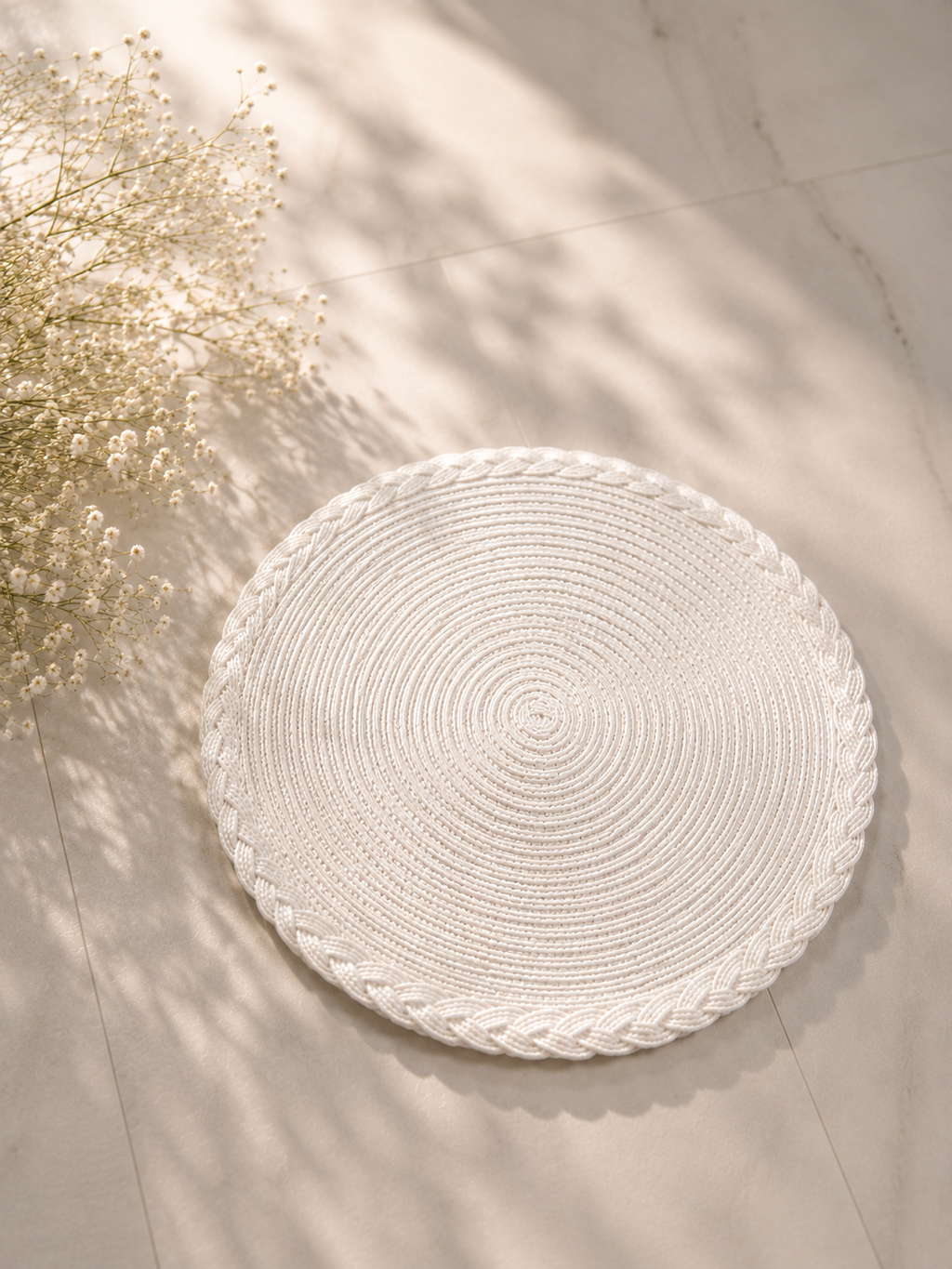 Pure elegance- placemat wit