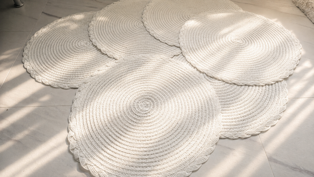 Pure elegance- placemat wit
