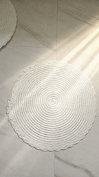 Pure elegance- placemat wit